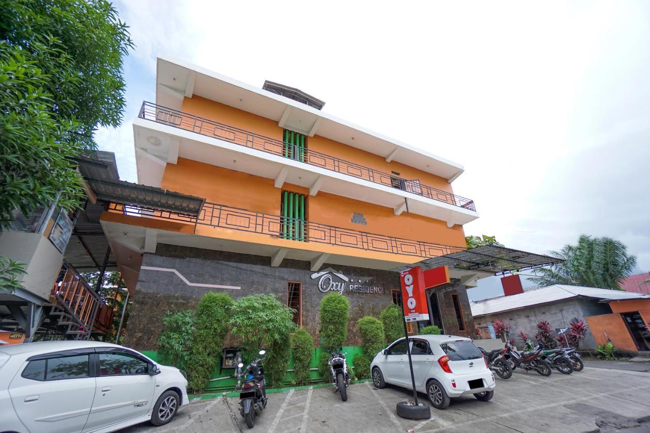 Отель Super Oyo 2639 Oxy Townhouse Манадо Экстерьер фото