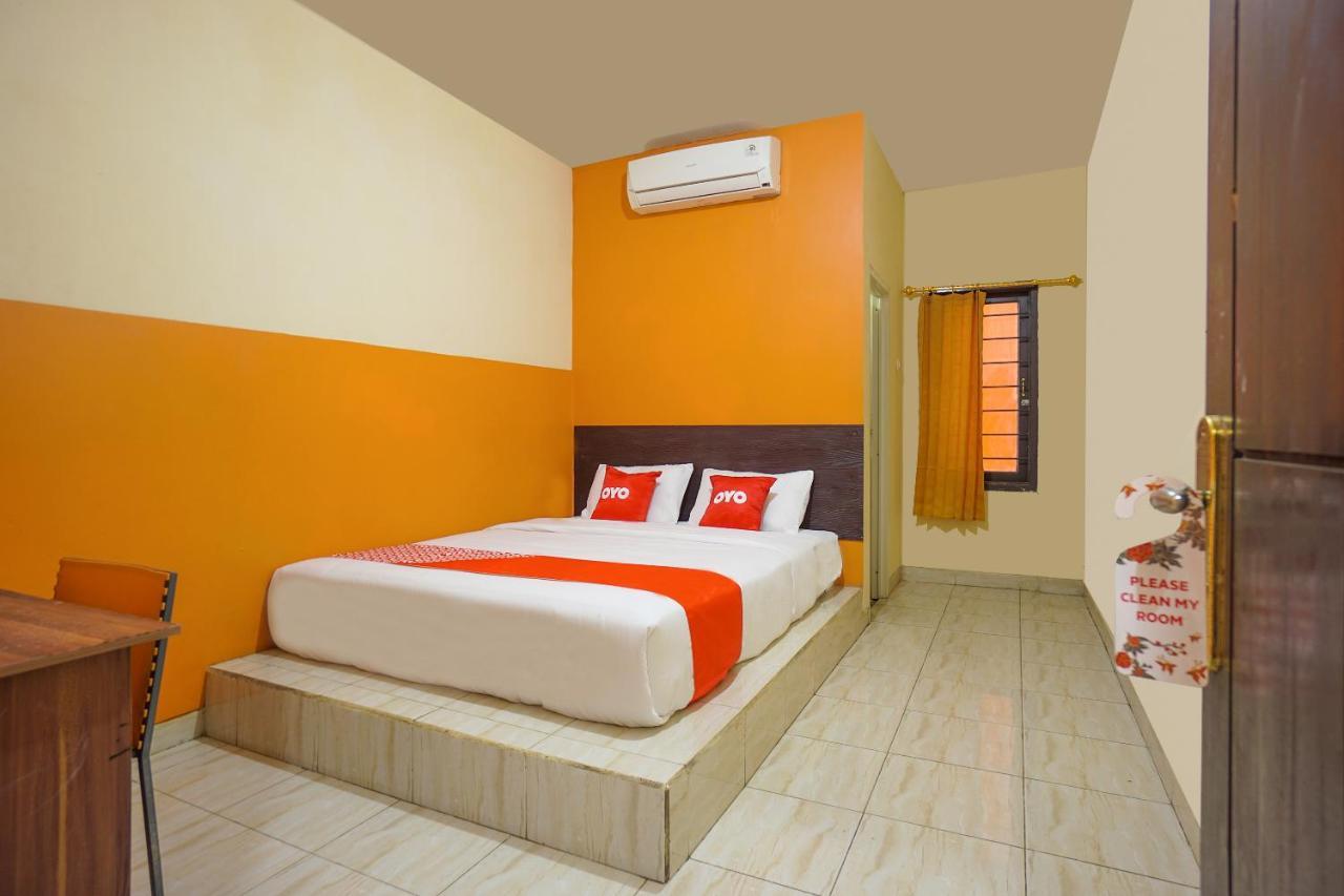Отель Super Oyo 2639 Oxy Townhouse Манадо Экстерьер фото
