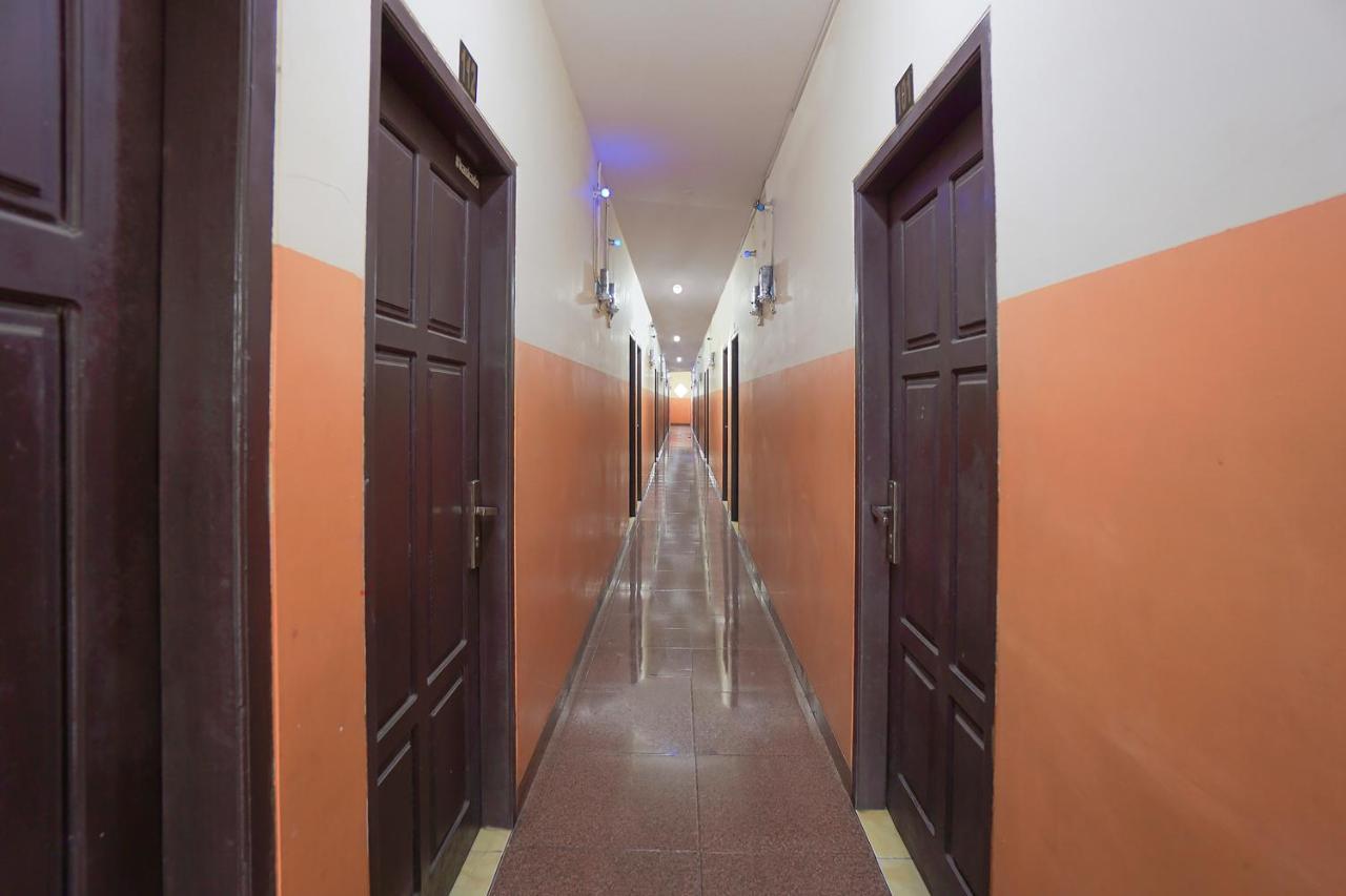 Отель Super Oyo 2639 Oxy Townhouse Манадо Экстерьер фото